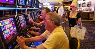 Live Baccarat table and betting interface on bola88 link